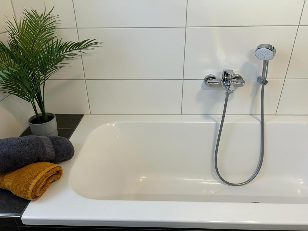Exklusive Ferienwohnung Bei Berlin, Bis 5 Gaeste, Grosse Terrasse, Garten Bestensee Dış mekan fotoğraf
